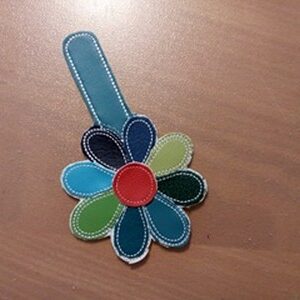 Daisy filled Key Fob